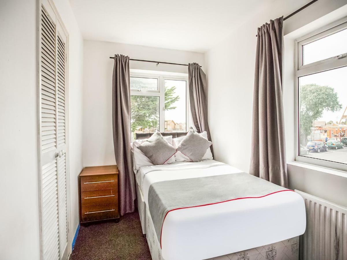 The Clacton Hotel Zewnętrze zdjęcie
